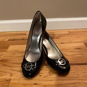 Michael Kors Black Patent leather Pump